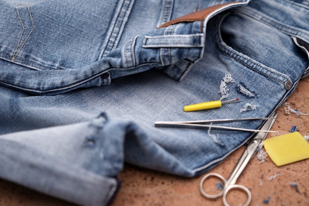 jeans, pants, repair-6487623.jpg